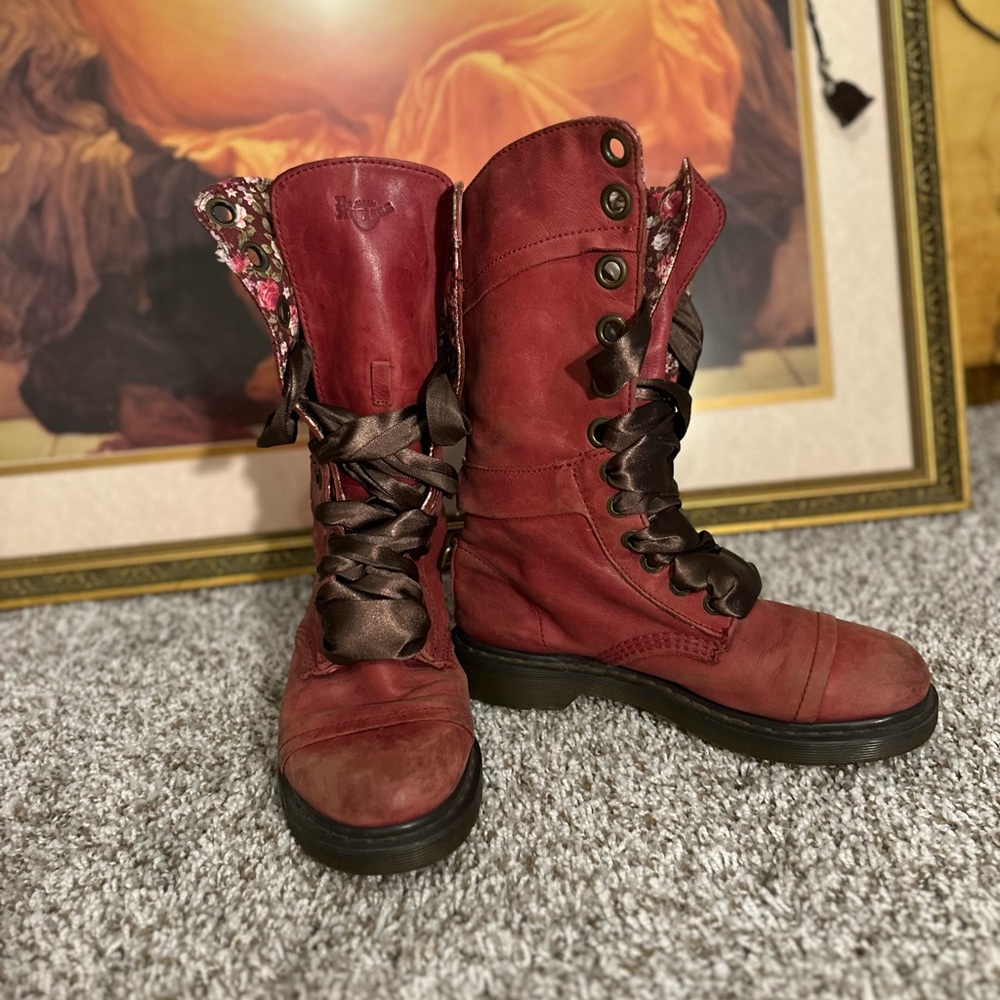 Dr Martens Boots Triumph Fold Down Floral Red Leather Tail Size 8.5